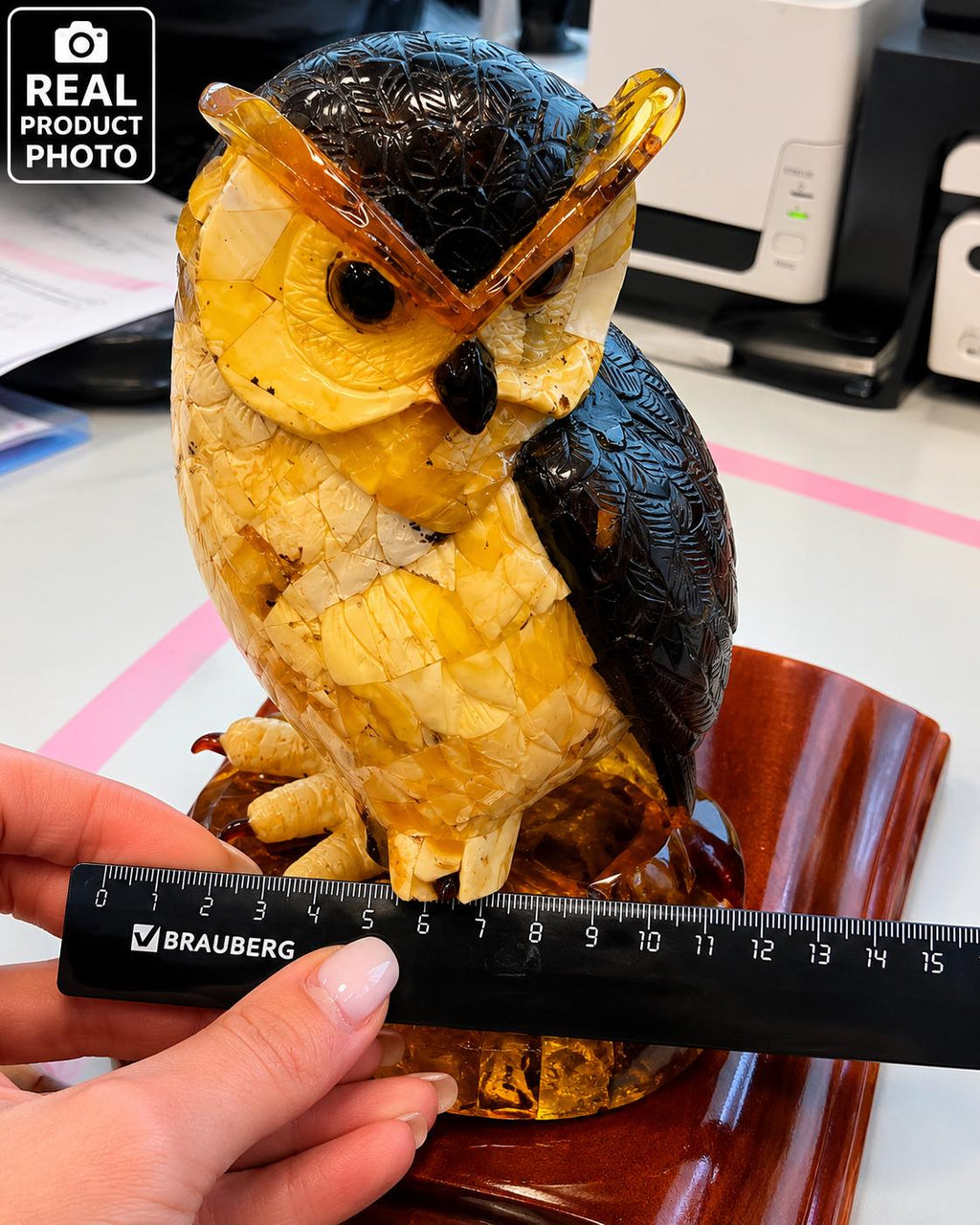 Baltic Amber Owl Sculpture – Luxury Executive Desk Decor in Natural Amber & Wood – Collector Piece